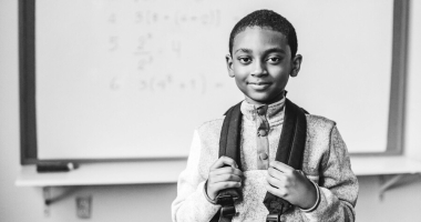 Entenda o conceito de sala de aula invertida e conheça seus benefícios